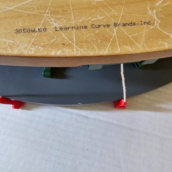 Thomas Wooden Train Set Roundhouse Roundabout Station Crovans Gate Shed w Sounds - Picture 13 of 14